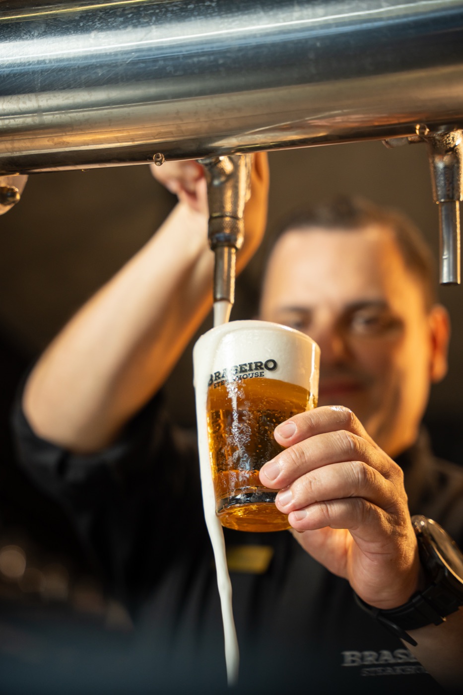 Chopp sendo tirado no bar do Braseiro